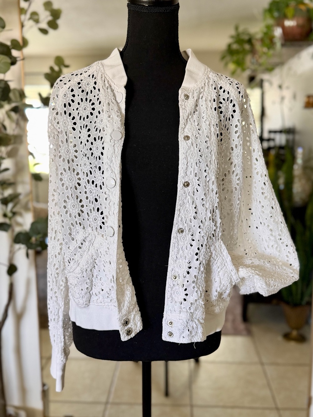 Victoria’s Secret White Eyelet Bomber Jacket Large Cottagecore Boho Floral - Picture 2 of 16